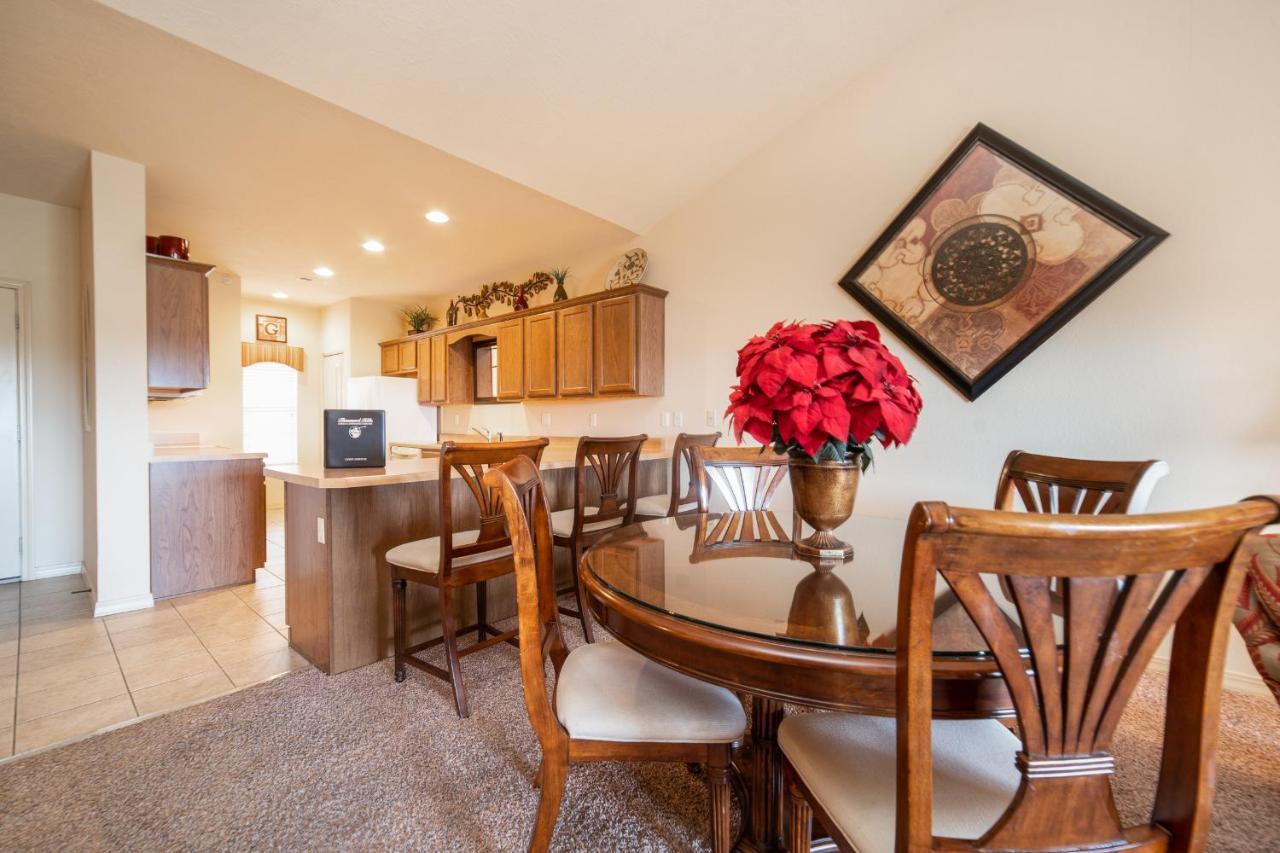 Two-Bedroom Apartment,1066923931:JPEG